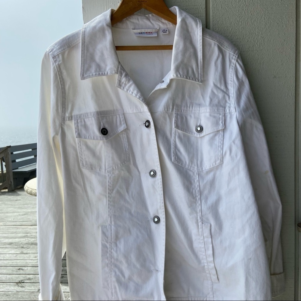 𝅺d & Co white denim jacket. Can you ever have too many? Of course not!  Hurry.